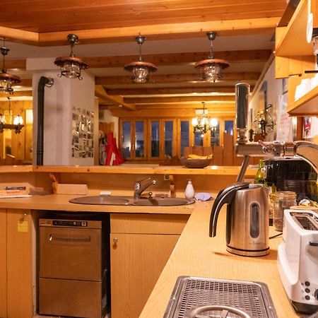 Petit Velan - Coworking & Coliving Hostel Bourg-Saint-Pierre Kültér fotó