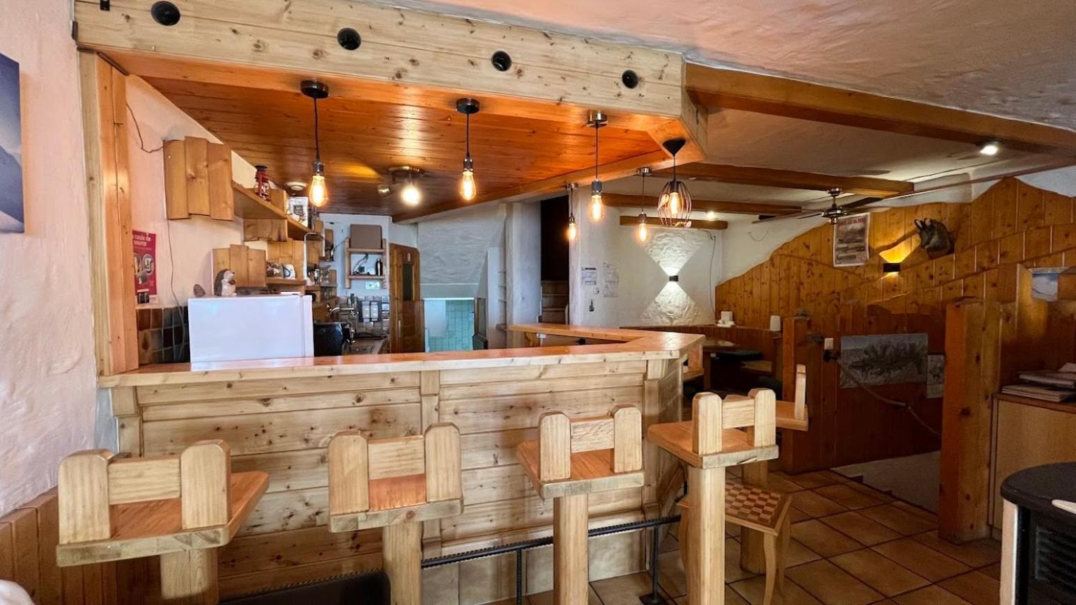 Petit Velan - Coworking & Coliving Hostel Bourg-Saint-Pierre Kültér fotó