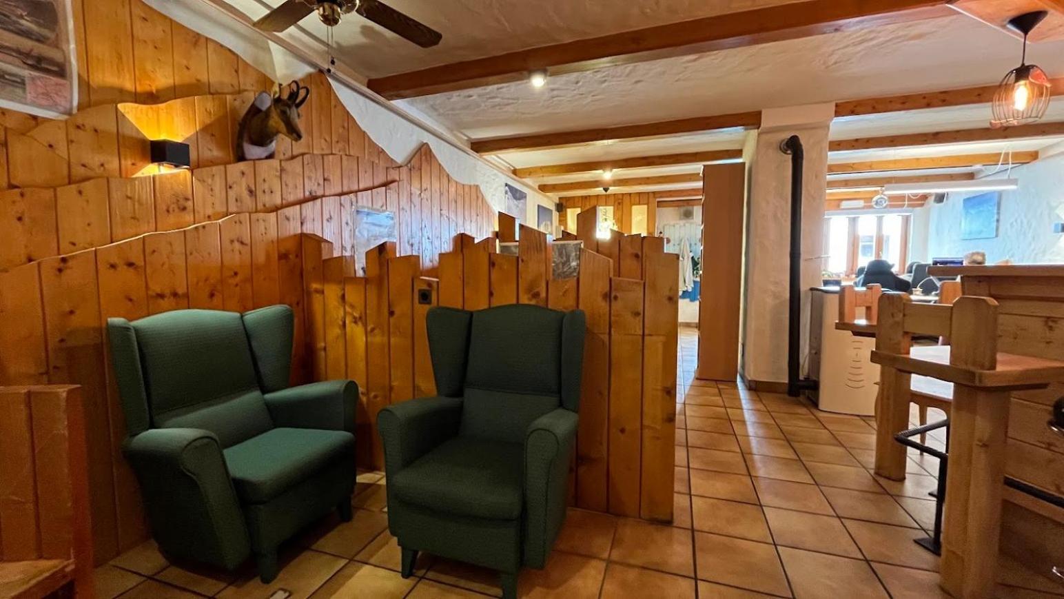 Petit Velan - Coworking & Coliving Hostel Bourg-Saint-Pierre Kültér fotó