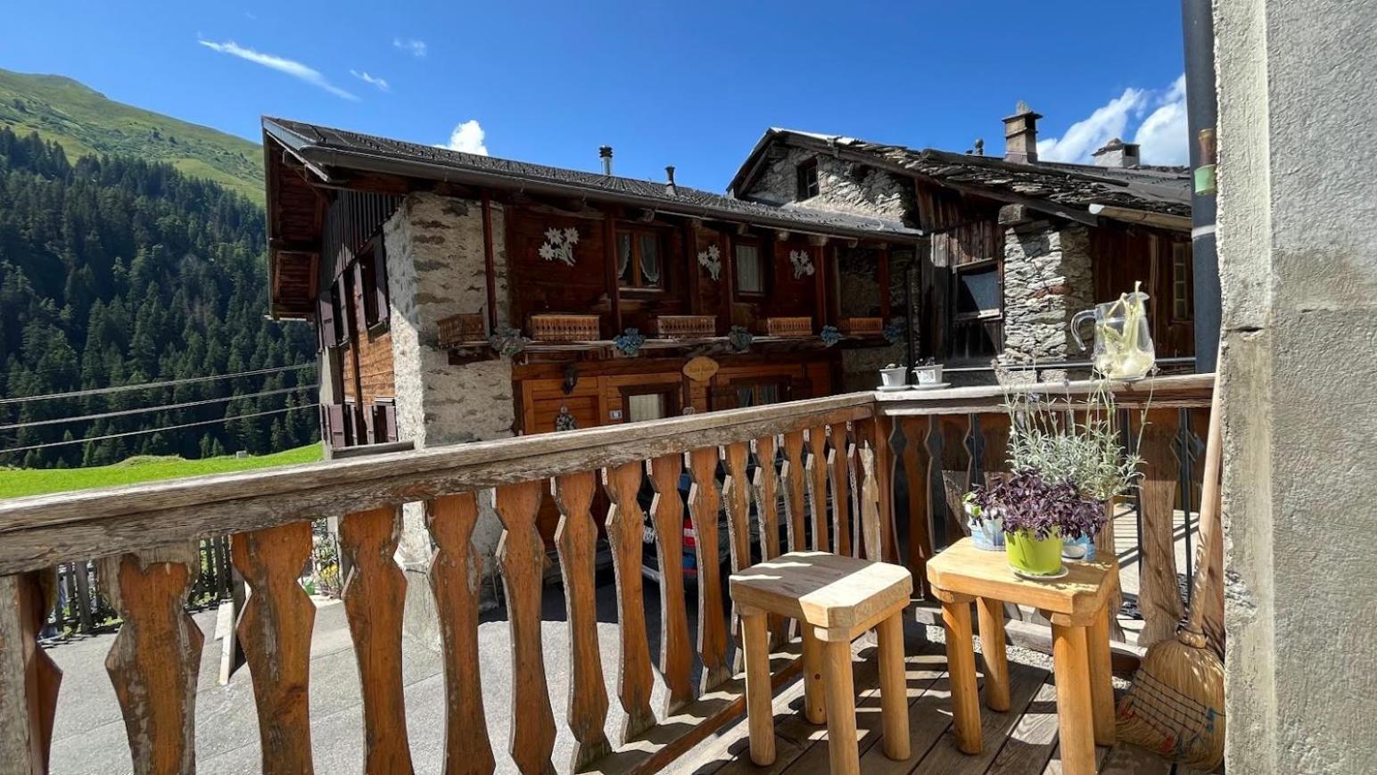 Petit Velan - Coworking & Coliving Hostel Bourg-Saint-Pierre Kültér fotó